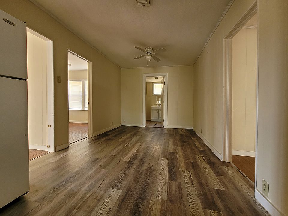 2nd image of 2409 Avenue B