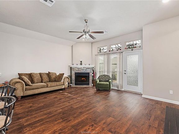 4th image of 2015 Polmont Dr