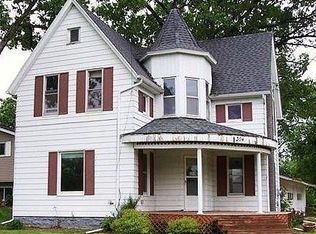 304 McMillan Rd, Poynette, WI 53955