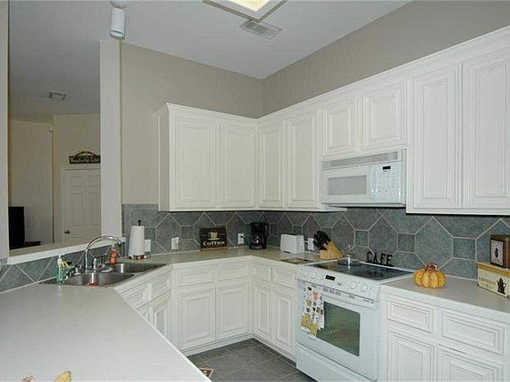 4th image of 3627 Paigewood Dr