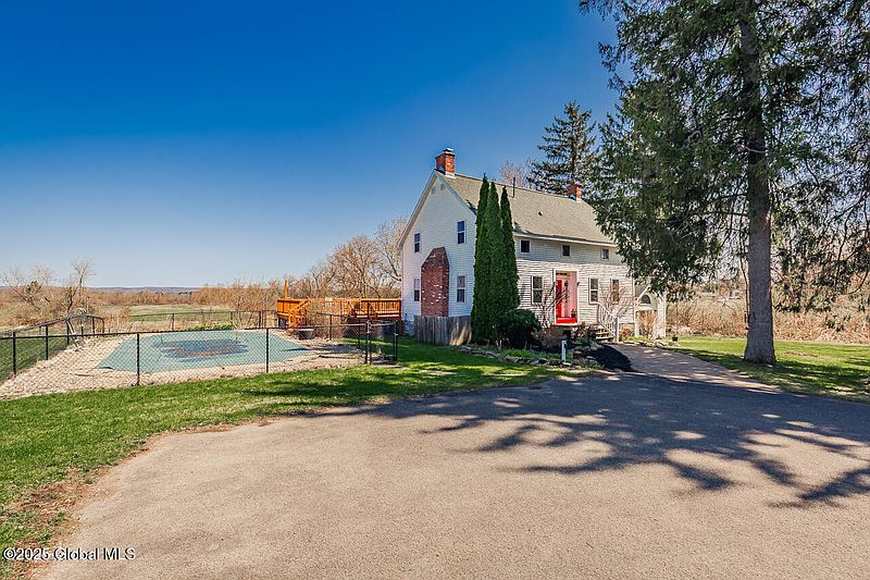 5th image of 623 Belldons Road