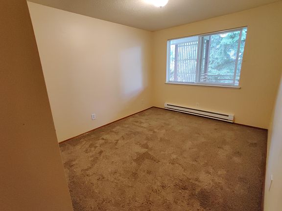 5th image of 818 N L St APT 6