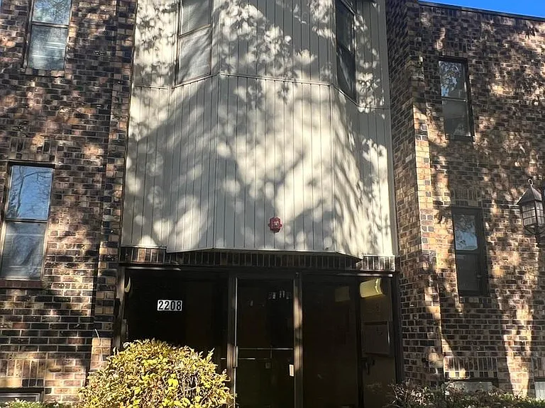 2208 Country Club Dr #26 — Photo 1