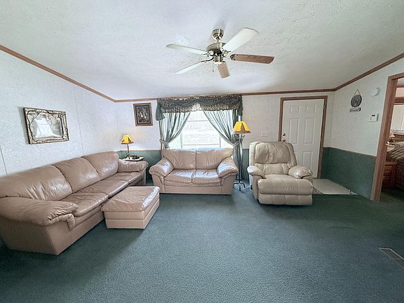 4th image of 9518 Greenway Dr