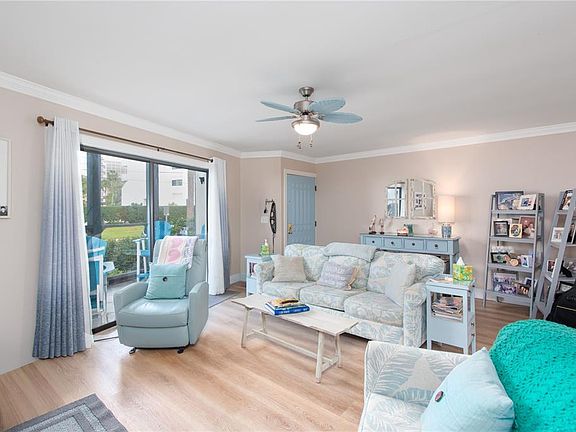 3rd image of 15 TURNER STREET #4