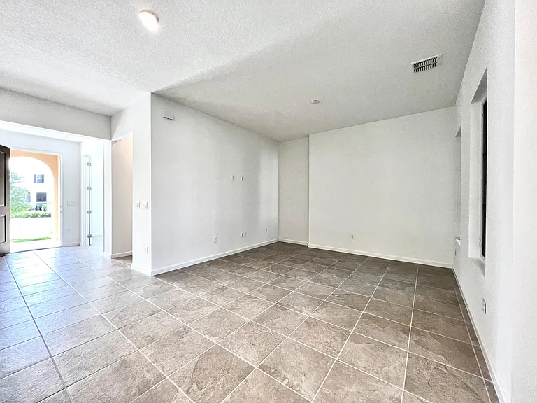 2116 Celebration Blvd — Photo 12