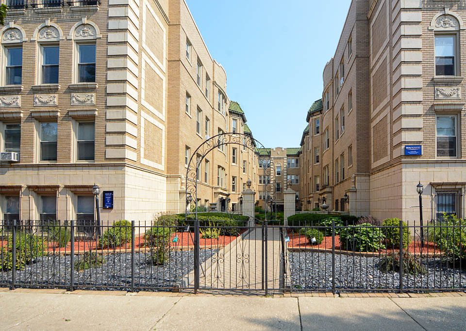 1st image of 4036.5 N Ashland Ave Unit 1S