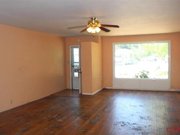 3rd image of 570 Ellen Way