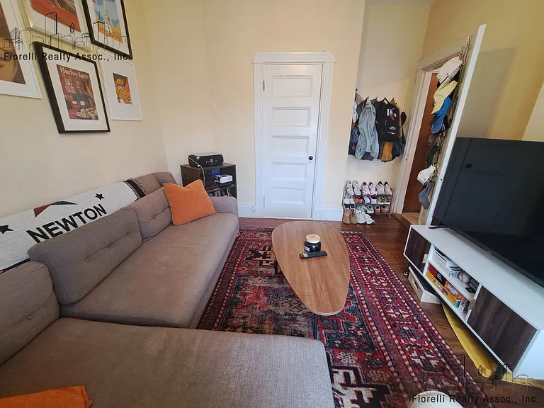 Charter St — Photo 4