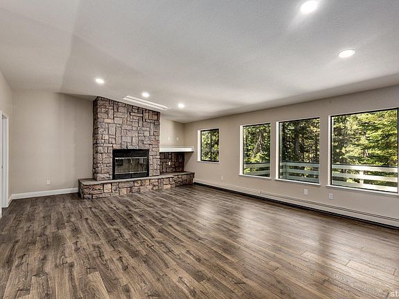 3rd image of 1490 Glen Eagles Rd