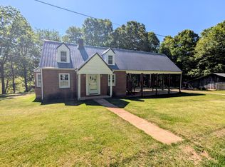 261 Newmantown Rd, Dugspur, VA 24325