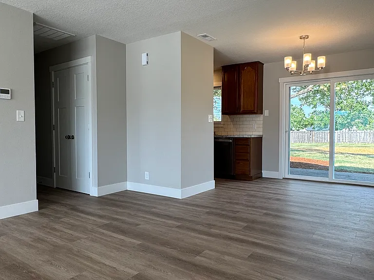 Living room/dining room