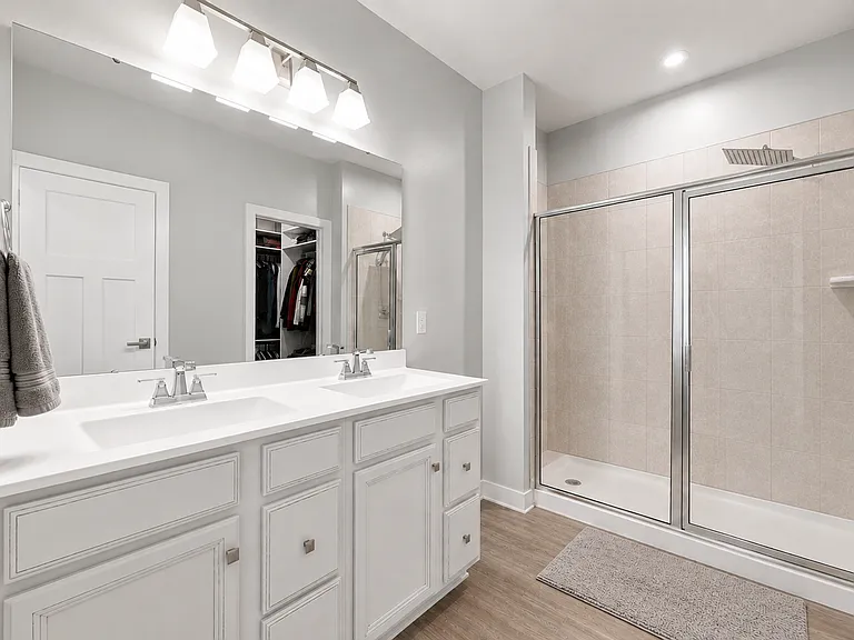 1032 Olmstead St — Photo 23