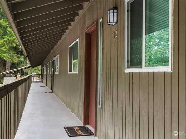 22103 66th Avenue W #12B, Mountlake Terrace, WA 98043