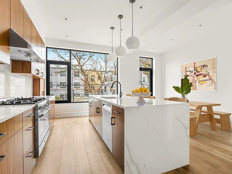 709 Monroe St #1 — Photo 4