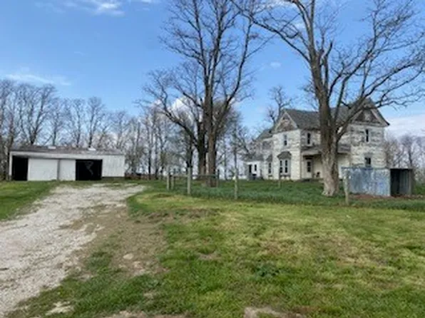 1464-900 East Rd, Tower Hill, IL 62571