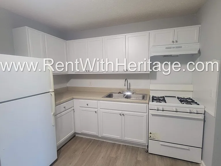 1049 Old Powder Springs Rd SW — Photo 5