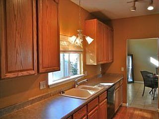 4th image of 10177 Wyandott Cir N