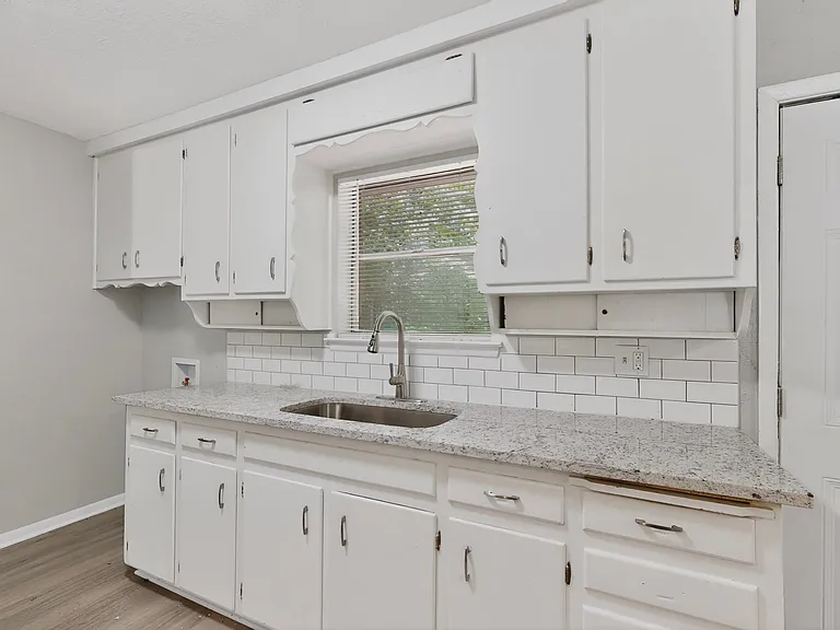 6601 Avalon Dr — Photo 24