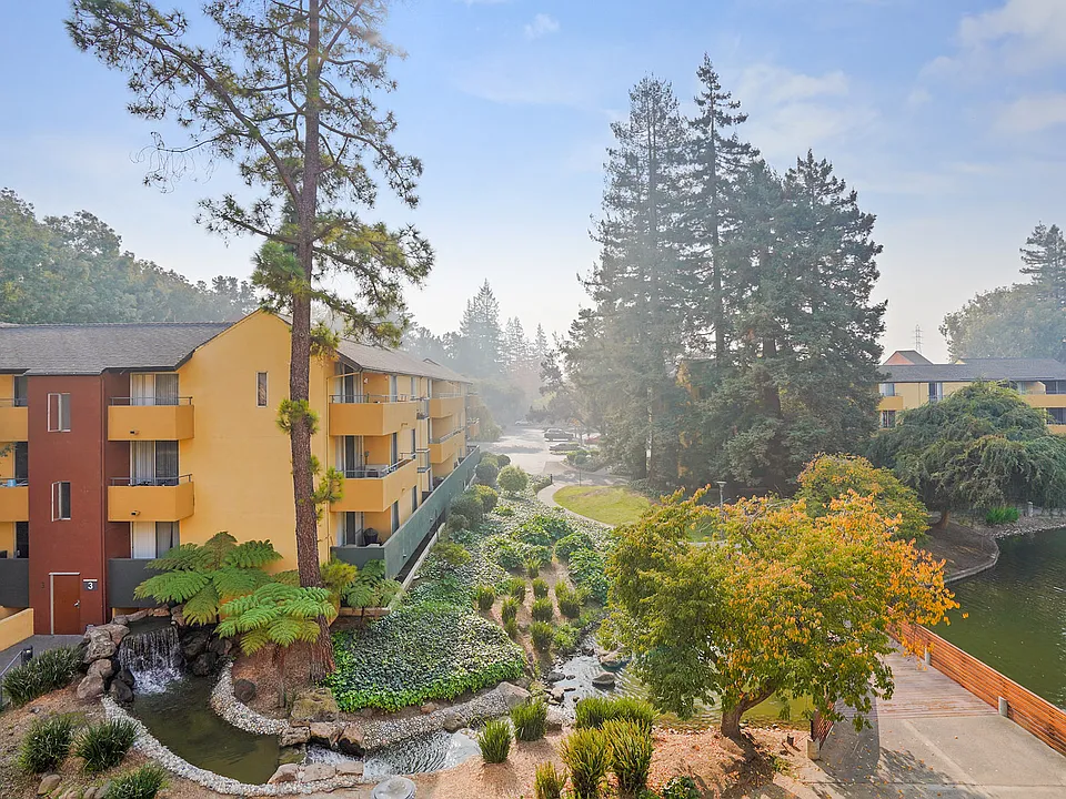 Americana Apartments