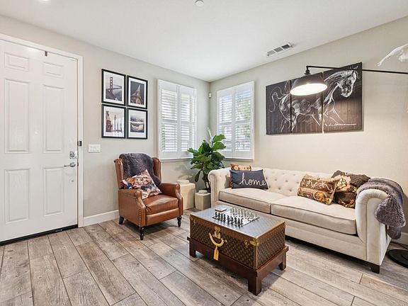 4th image of 100 Crestview Cir