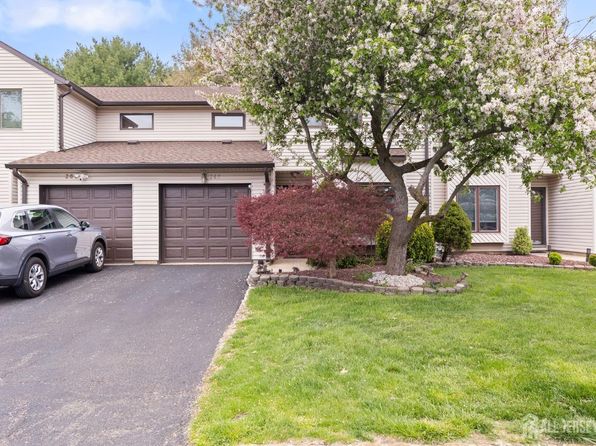 265 Plum Dr, Marlboro, NJ 07746