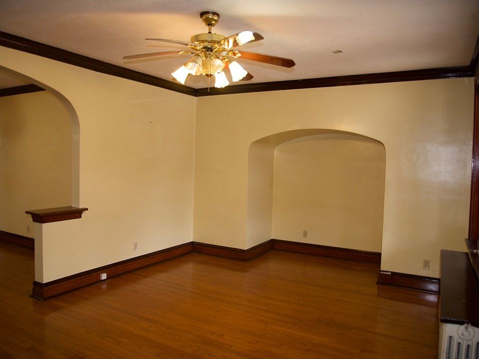 1st image of 4200 Lawn Ave #1