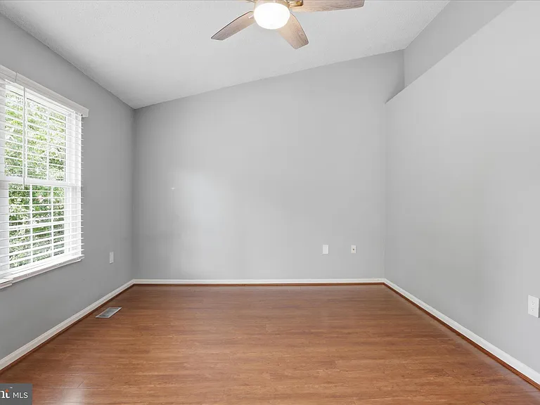 423 Foxridge Dr SW — Photo 27
