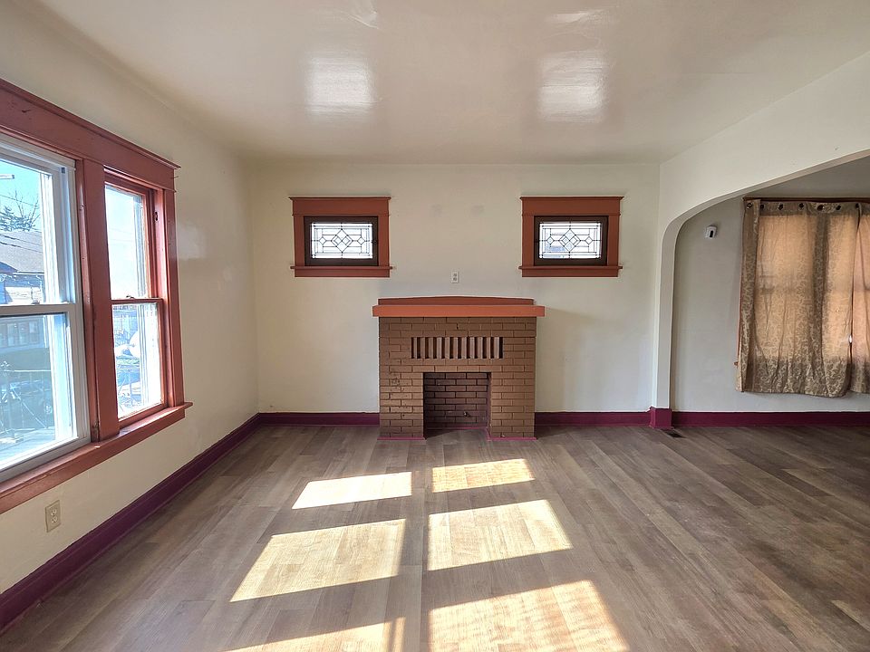 1st image of 231 Cambridge Ave #2