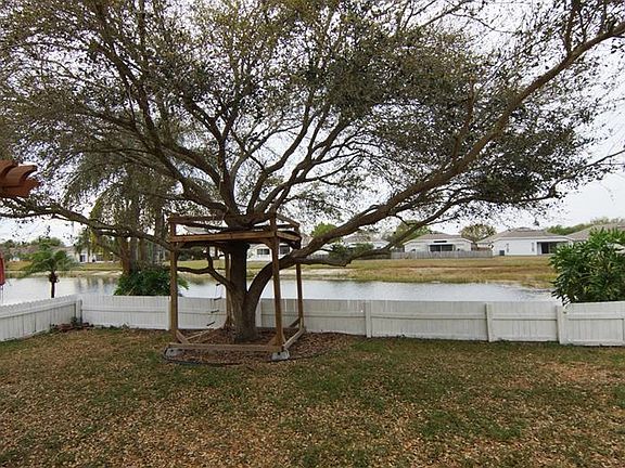 3rd image of 12208 Dawn Vista Dr