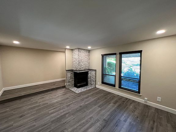 2nd image of 131 Touchstone Pl