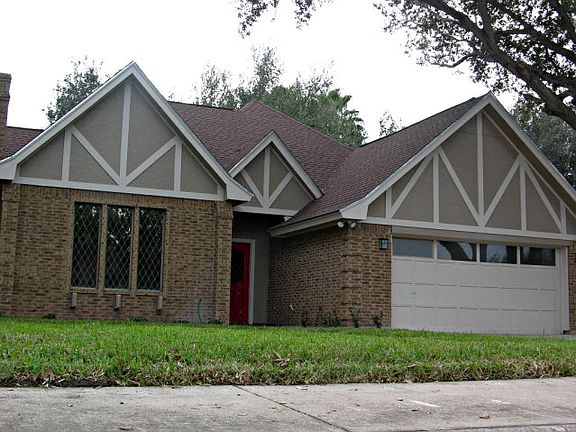 2nd image of 2913 Pelican Ave
