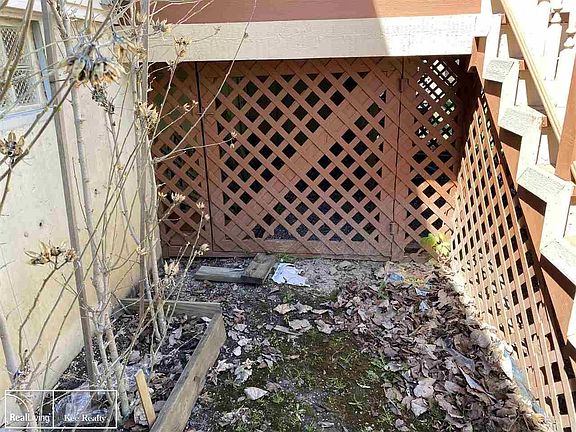 4th image of 53066 Barberry Cir #20
