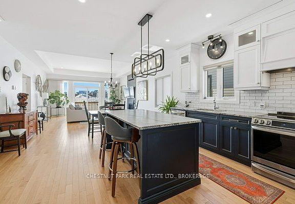 3rd image of 2748 Delmar St