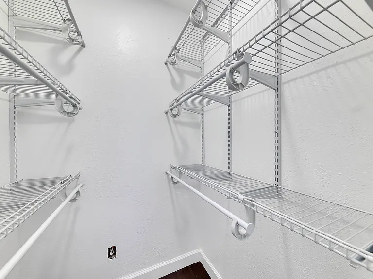 519 Yucca Dr — Photo 23