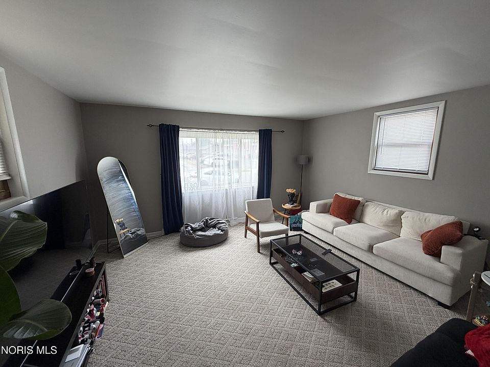 1st image of 114 George St
