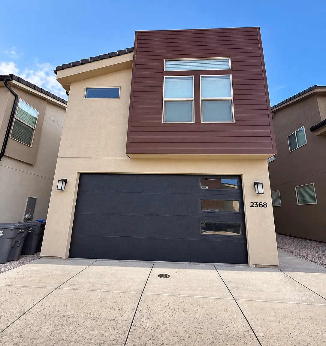 2368 E Capone Ln — Photo 1