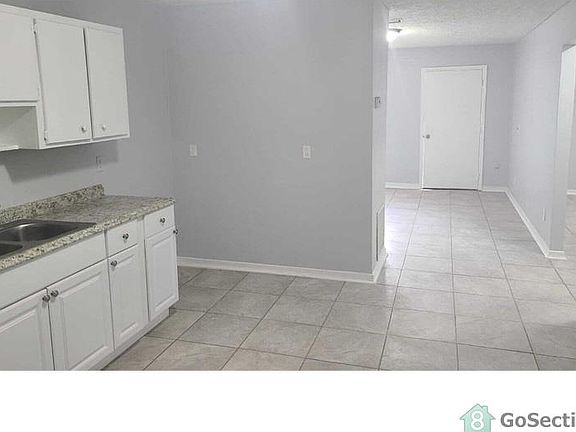 4th image of 1412 Huron St