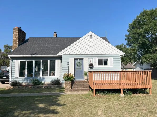 1205 4th St NE, Staples, MN 56479