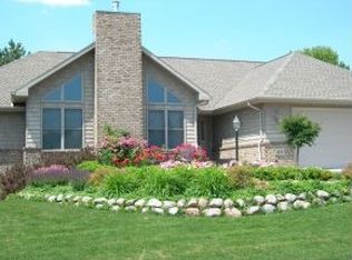 411 N Pine Grove Ln, Hortonville, WI 54944