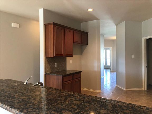 5th image of 9721 Sleepy Hollow Dr