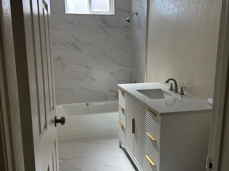 17424 Seville Ct — Photo 13