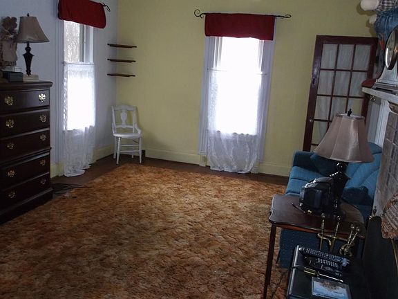 4th image of 18 Ogden St