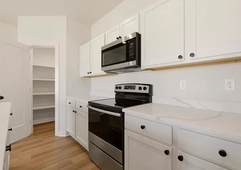 3402 E Thunder St — Photo 3