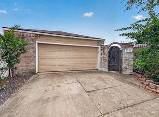 8142 Misty Ridge Ln, Houston, TX 77071