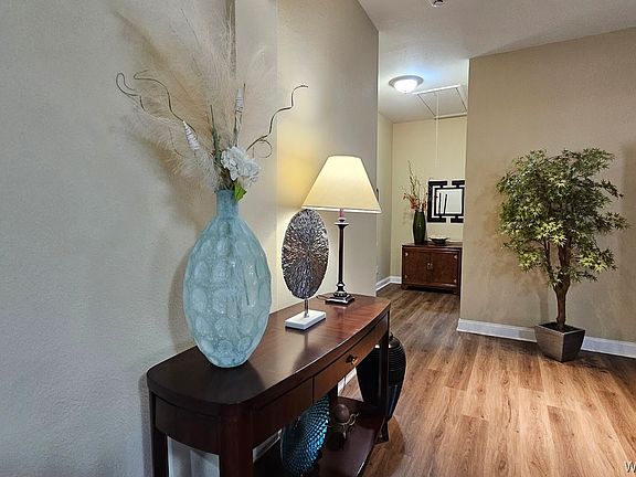 5th image of 1425 Lakeview Rd