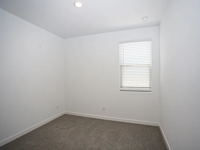 2250 E Kelly Dr — Photo 20