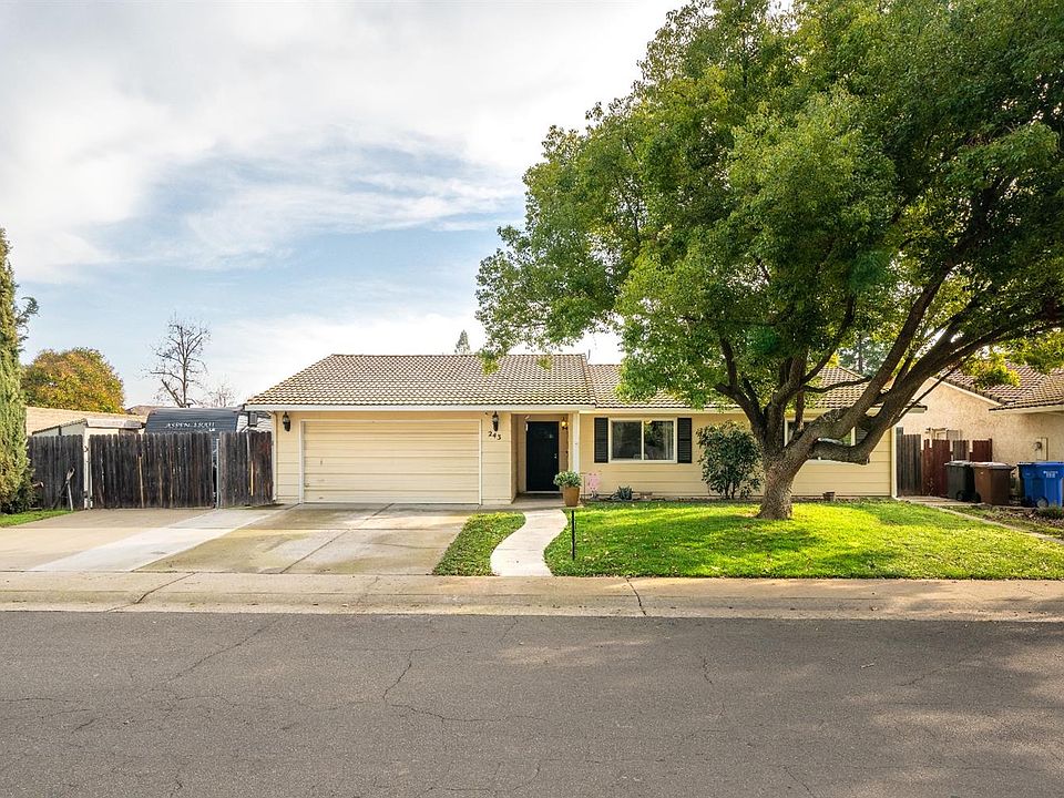 1st image of 243 Emerald Oak Dr