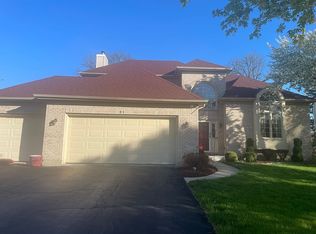 21 Yukon Ct, Bolingbrook, IL 60490