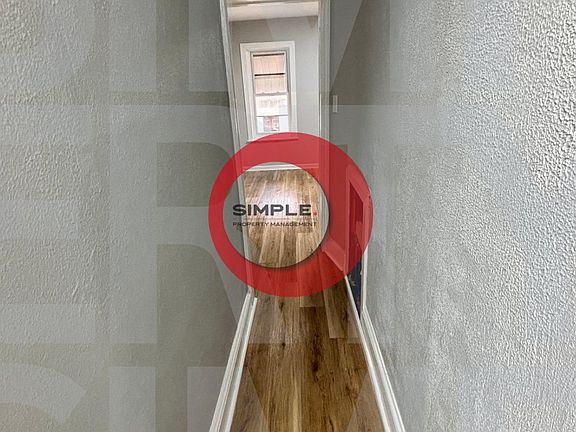 3rd image of 426 Wunder St